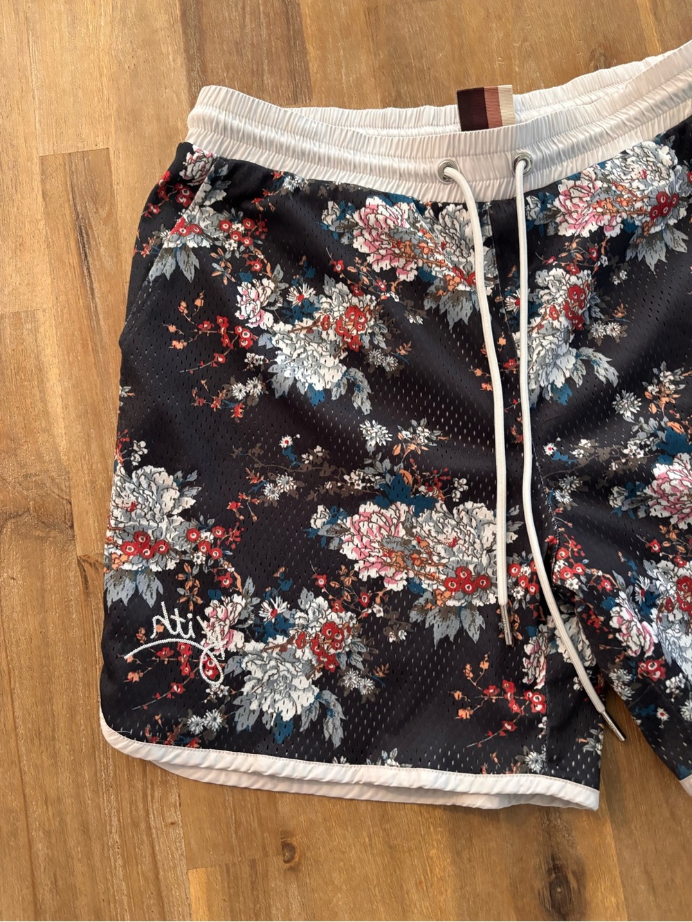 KITH mesh shorts - Picture 2 of 5
